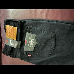 Levis 501 S  skinny, size 30 x 28, Black color.